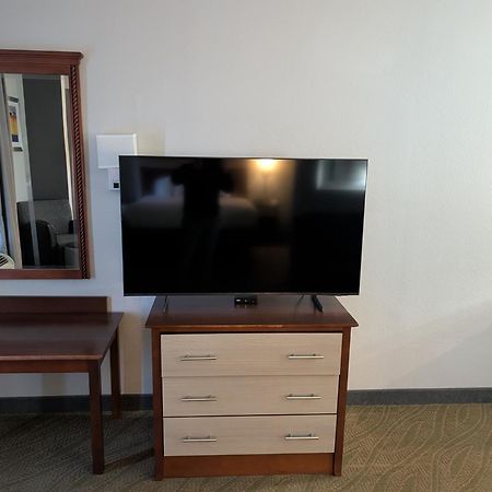 Wingate By Wyndham Chesapeake Hotel Kültér fotó