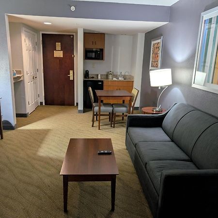 Wingate By Wyndham Chesapeake Hotel Kültér fotó
