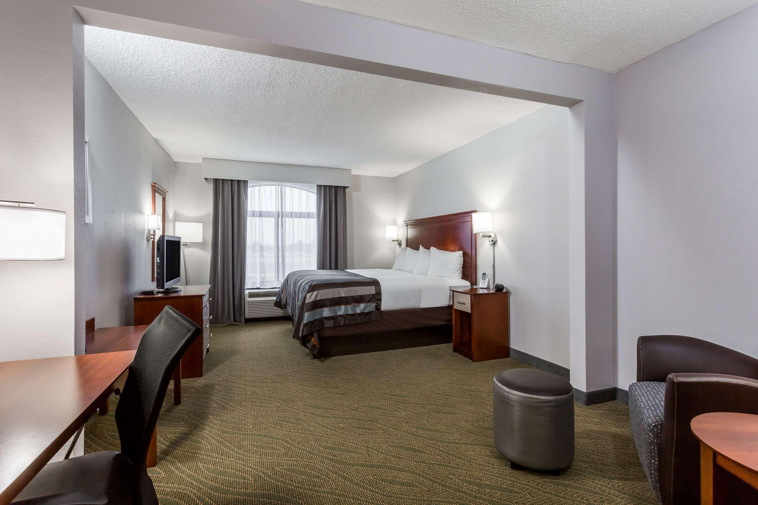 Wingate By Wyndham Chesapeake Hotel Kültér fotó