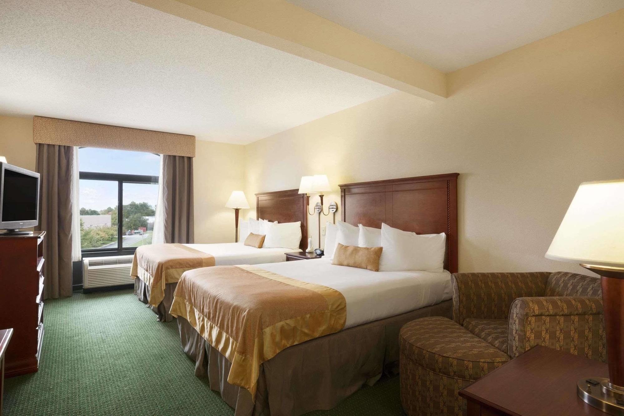 Wingate By Wyndham Chesapeake Hotel Kültér fotó