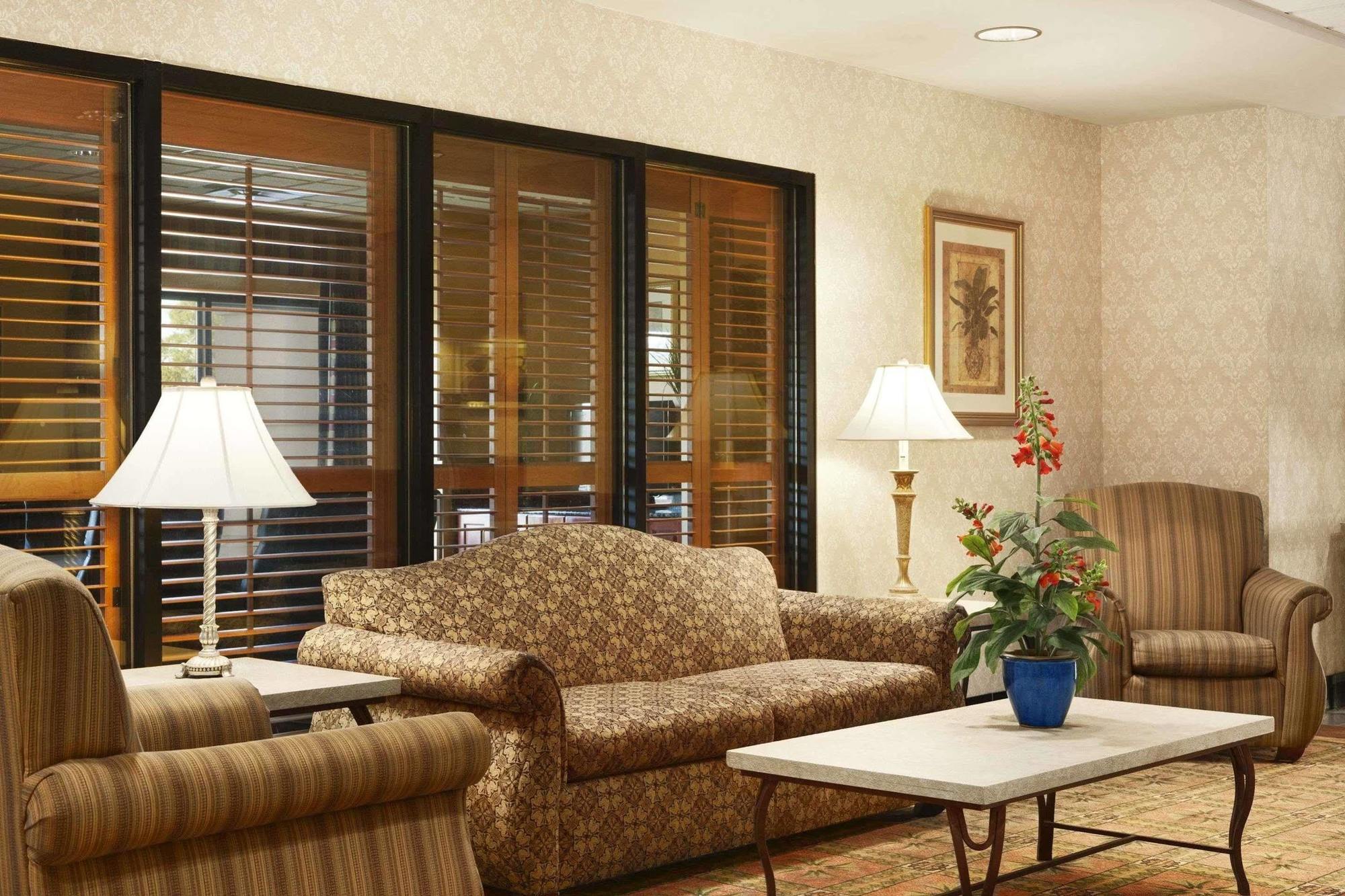Wingate By Wyndham Chesapeake Hotel Kültér fotó